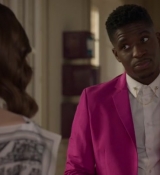 Emily_in_Paris_S02E10_WEBRip_x264-ION10_0511.jpg