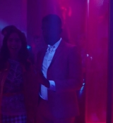 Emily_in_Paris_S02E10_WEBRip_x264-ION10_0526.jpg