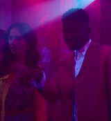 Emily_in_Paris_S02E10_WEBRip_x264-ION10_0534.jpg