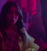 Emily_in_Paris_S02E10_WEBRip_x264-ION10_0585.jpg