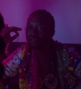 Emily_in_Paris_S02E10_WEBRip_x264-ION10_0587.jpg