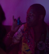 Emily_in_Paris_S02E10_WEBRip_x264-ION10_0609.jpg