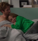 Emily_in_Paris_S02E10_WEBRip_x264-ION10_0655.jpg