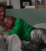 Emily_in_Paris_S02E10_WEBRip_x264-ION10_0666.jpg