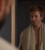 Emily_in_Paris_S02E10_WEBRip_x264-ION10_0699.jpg