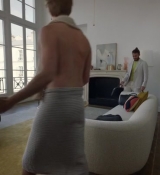 Emily_in_Paris_S02E10_WEBRip_x264-ION10_0708.jpg