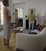 Emily_in_Paris_S02E10_WEBRip_x264-ION10_0727.jpg