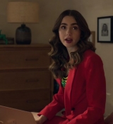 Emily_in_Paris_S02E10_WEBRip_x264-ION10_0771.jpg