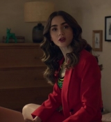 Emily_in_Paris_S02E10_WEBRip_x264-ION10_0784.jpg