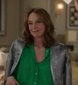 Emily_in_Paris_S02E10_WEBRip_x264-ION10_0901.jpg