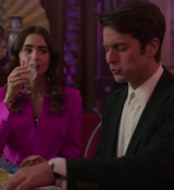 Emily_in_Paris_S02E10_WEBRip_x264-ION10_0963.jpg