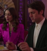 Emily_in_Paris_S02E10_WEBRip_x264-ION10_0964.jpg