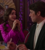 Emily_in_Paris_S02E10_WEBRip_x264-ION10_0969.jpg