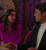 Emily_in_Paris_S02E10_WEBRip_x264-ION10_0978.jpg