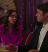 Emily_in_Paris_S02E10_WEBRip_x264-ION10_0979.jpg