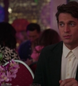 Emily_in_Paris_S02E10_WEBRip_x264-ION10_1059.jpg