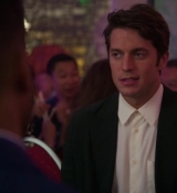 Emily_in_Paris_S02E10_WEBRip_x264-ION10_1070.jpg