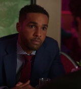 Emily_in_Paris_S02E10_WEBRip_x264-ION10_1073.jpg