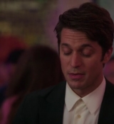 Emily_in_Paris_S02E10_WEBRip_x264-ION10_1076.jpg