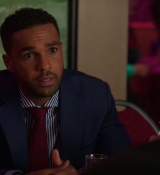Emily_in_Paris_S02E10_WEBRip_x264-ION10_1087.jpg