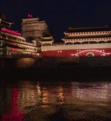 Emily_in_Paris_S02E10_WEBRip_x264-ION10_1120.jpg