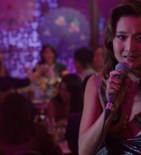 Emily_in_Paris_S02E10_WEBRip_x264-ION10_1181.jpg