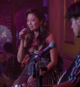 Emily_in_Paris_S02E10_WEBRip_x264-ION10_1197.jpg
