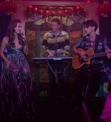 Emily_in_Paris_S02E10_WEBRip_x264-ION10_1224.jpg