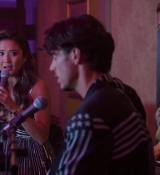 Emily_in_Paris_S02E10_WEBRip_x264-ION10_1225.jpg