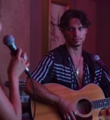 Emily_in_Paris_S02E10_WEBRip_x264-ION10_1255.jpg