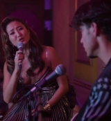 Emily_in_Paris_S02E10_WEBRip_x264-ION10_1260.jpg