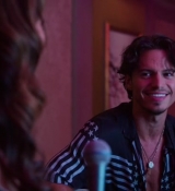 Emily_in_Paris_S02E10_WEBRip_x264-ION10_1369.jpg