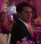 Emily_in_Paris_S02E10_WEBRip_x264-ION10_1396.jpg