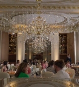 Emily_in_Paris_S02E10_WEBRip_x264-ION10_1414.jpg
