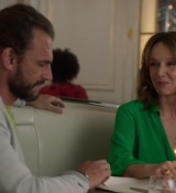 Emily_in_Paris_S02E10_WEBRip_x264-ION10_1434.jpg