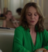 Emily_in_Paris_S02E10_WEBRip_x264-ION10_1445.jpg