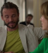 Emily_in_Paris_S02E10_WEBRip_x264-ION10_1474.jpg