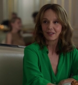 Emily_in_Paris_S02E10_WEBRip_x264-ION10_1496.jpg