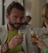 Emily_in_Paris_S02E10_WEBRip_x264-ION10_1519.jpg