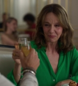 Emily_in_Paris_S02E10_WEBRip_x264-ION10_1523.jpg