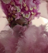 Emily_in_Paris_S02E10_WEBRip_x264-ION10_1545.jpg