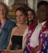 Emily_in_Paris_S02E10_WEBRip_x264-ION10_1562.jpg
