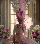 Emily_in_Paris_S02E10_WEBRip_x264-ION10_1567.jpg