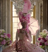 Emily_in_Paris_S02E10_WEBRip_x264-ION10_1569.jpg