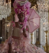 Emily_in_Paris_S02E10_WEBRip_x264-ION10_1574.jpg