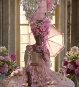 Emily_in_Paris_S02E10_WEBRip_x264-ION10_1599.jpg