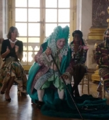 Emily_in_Paris_S02E10_WEBRip_x264-ION10_1679.jpg