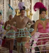 Emily_in_Paris_S02E10_WEBRip_x264-ION10_1736.jpg