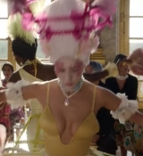 Emily_in_Paris_S02E10_WEBRip_x264-ION10_1760.jpg
