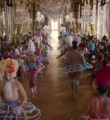 Emily_in_Paris_S02E10_WEBRip_x264-ION10_1799.jpg
